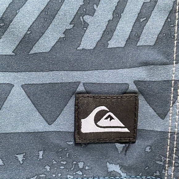 Quicksilver Surfsilk Panel 20” Boardshorts - Picture 6 of 15